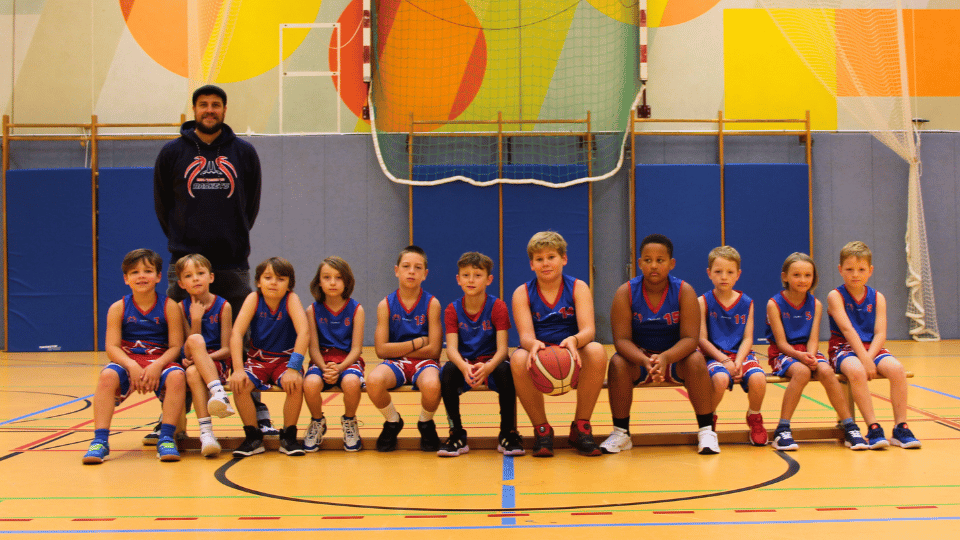 Mannschaftsfoto der U10-2 Basketballmannschaft der Regensburg Baskets in der Saison 25/26
