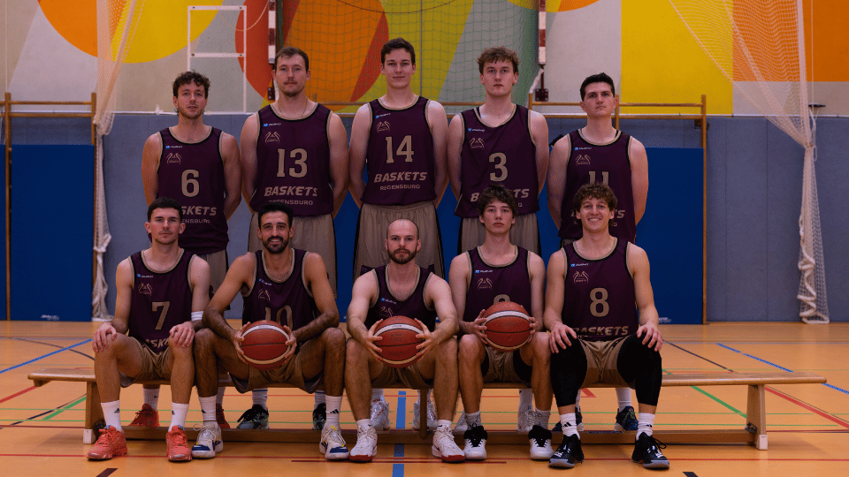 Mannschaftsfoto der 1. Herren Basketballmannschaft der Regensburg Baskets