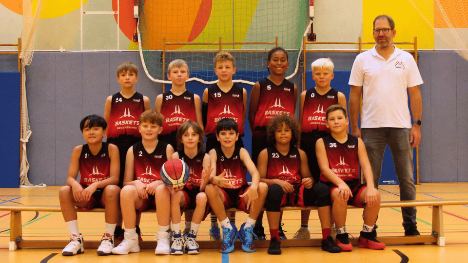 Mannschaftsfoto der U12-1 Basketballmannschaft der Regensburg Baskets in der Saison 25/26